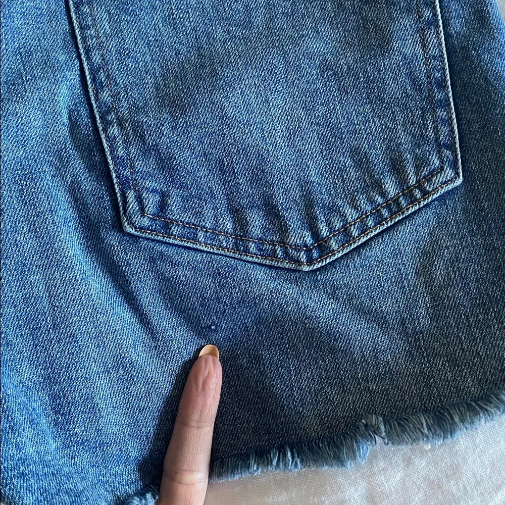 EUC Aritzia Denim Forum The 50s Arlo Short High Rise Hi-Rise Jean Shorts size 27